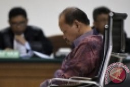 Sutan didakwa terima 200 ribu dolar sebagai "THR"