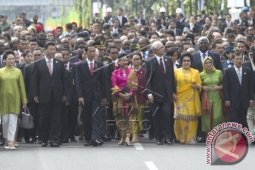 KAA 2015 : Meriahnya prosesi napak  tilas KAA di Bandung