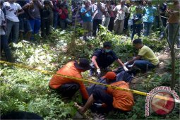 Mayat Wanita Diduga Korban Pemerkosaan Ditemukan di Gunung Meukek