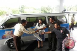 BI Bali Hibahkan Kendaraan Sembako Kepada Bulog