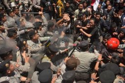 Unjuk Rasa PMII Malang Nyaris Ricuh