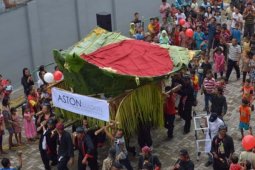 Mengusung Pecel Raksasa