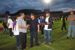Gubernur Berbincang