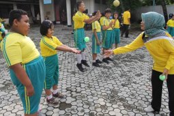 Terapi Motorik Siswa Tunagrahita