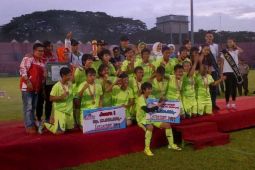 Putri Surabaya Juara