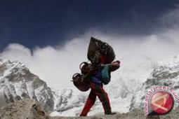 Pendaki Kartini petualang tiba di posko Kathmandu