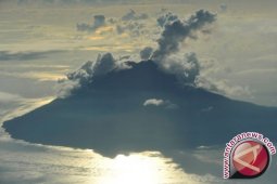 454 Warga Mengungsi Akibat Erupsi Gunung Karangetang