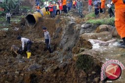 Empat Korban Longsor Pangalengan Masih Dicari