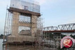 Kemarin, penutupan jembatan Mahkota II sampai harga emas turun