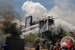 Toko Swalayan Terbakar di Banda Aceh
