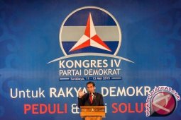 Presiden Jokowi "Diteror" Ruhut Untuk Hadiri Kongres Demokrat