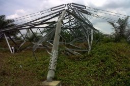 PLN pastikan pasokan listrik tidak terganggu akibat menara SUTT roboh di Sumedang