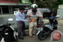 Satgas Pemberantasan Premanisme Tangkap Pembawa Pisau Belati