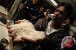 Aparat Gabungan Karawang Sidak Peredaran Beras Sintetis