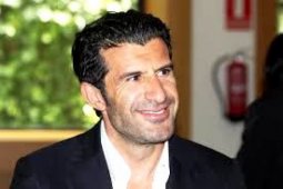Figo Mundur dari Pencalonan Presiden FIFA