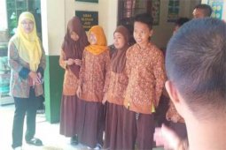 Rajutan semangat dari SLB Bangun Putra