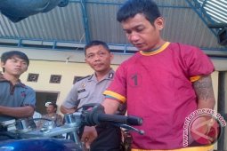Seorang pemuda mengaku polisi larikan motor warga