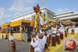 Lomba Busana Adat Meraihkan Erau Kutai 2015