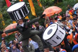 Atraksi Dirigen TNI