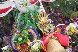 Parade Budaya dan Bunga