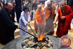 Pengambilan Api Dharma Waisak