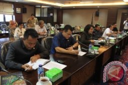 Pansus  Pembahasan Raperda RTRW Kecewa