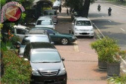 Pengamat : Parkir di Surabaya Masih Berantakan