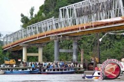 Aktivis Lingkungan Kaltim Blokade Sungai Mahakam