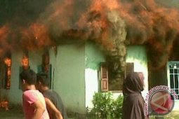 Dinsos Mukomuko salurkan bantuan untuk korban kebakaran