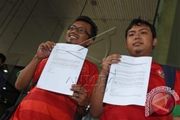 Laporkan Korupsi PSSI