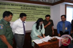 Perbankan Di Bali Salurkan Bantuan Bedah Rumah