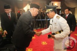 Gubernur Lantik Bupati Kutai Timur