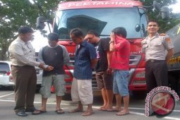Polda Jambi ringkus pelaku penggelapan solar bersubsidi