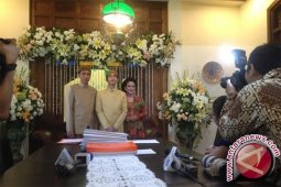 Ditanya perasaannya Gibran justru promosi "markobar"