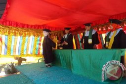 25 Murid SD Wisuda Atas Permintaan Wali Siswa