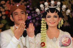Taplak Meja Cendera Mata Pernikahan Selvi-Gibran