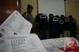 Pemerintah terus buru ijazah palsu ke seluruh penjuru NKRI