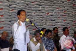 Jokowi Resmikan Operasi Pasar