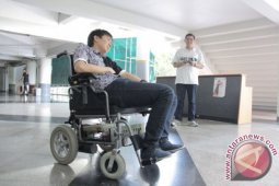 Mahasiswa Petra Surabaya Ciptakan Kursi Roda Elektrik