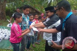 KWPSI Bagikan Daging Meugang Untuk Anak Yatim