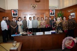 Pemprov Jatim Dukung Anggaran Legislator Bangun Dapil