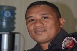 Fiti Rahim Terpanggil Memantau Sembako