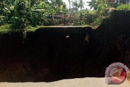 Seorang Warga Purwakarta Meninggal Tertimbun Longsor