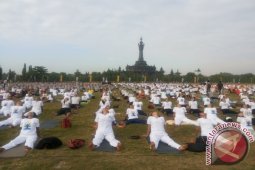 Bali Pecahkan Rekor Muri Yoga Terbanyak