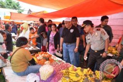 Gubernur Himbau Warga Bercocok Tanam