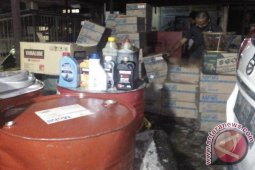 Polresta Banjarmasin Gerebek Rumah Pembuatan Oli Palsu