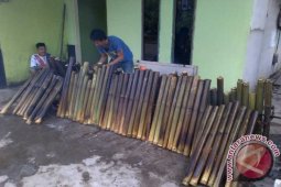 Pembuat Panganan "Lemang" Pontianak Meraup Untung