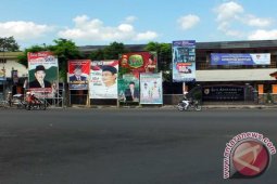 Panwaslu Jember Tertibkan Alat Peraga Kampanye