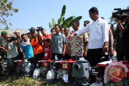 Menteri Pertanian Bantu 300 Unit Pompa Air