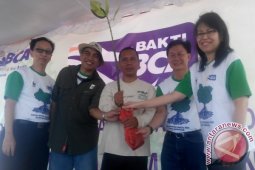BCA Gandeng WWF Tanam Bakau Di Buleleng